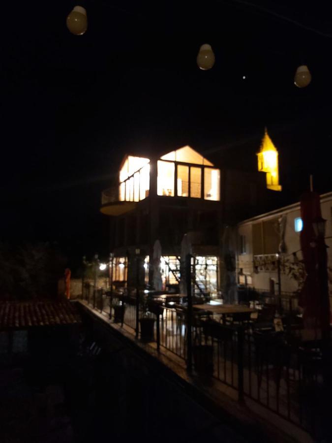 Guest House Kusika Sighnaghi Ngoại thất bức ảnh