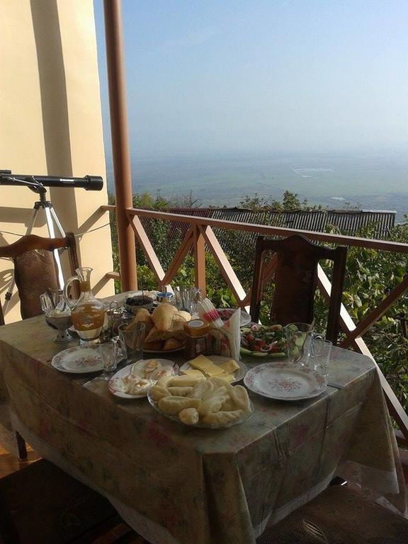 Guest House Kusika Sighnaghi Ngoại thất bức ảnh